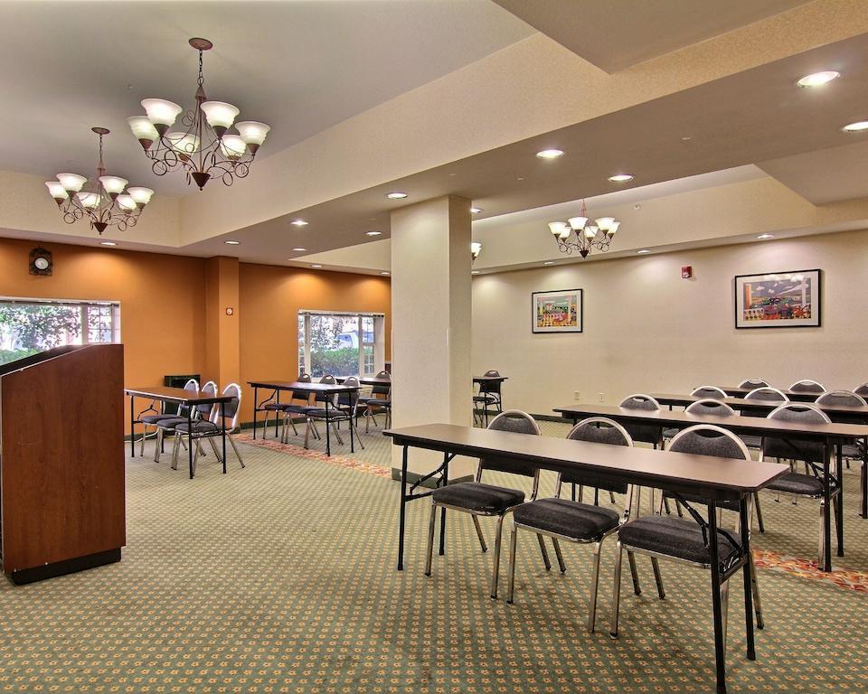 Comfort Suites Airport Jacksonville Exterior foto