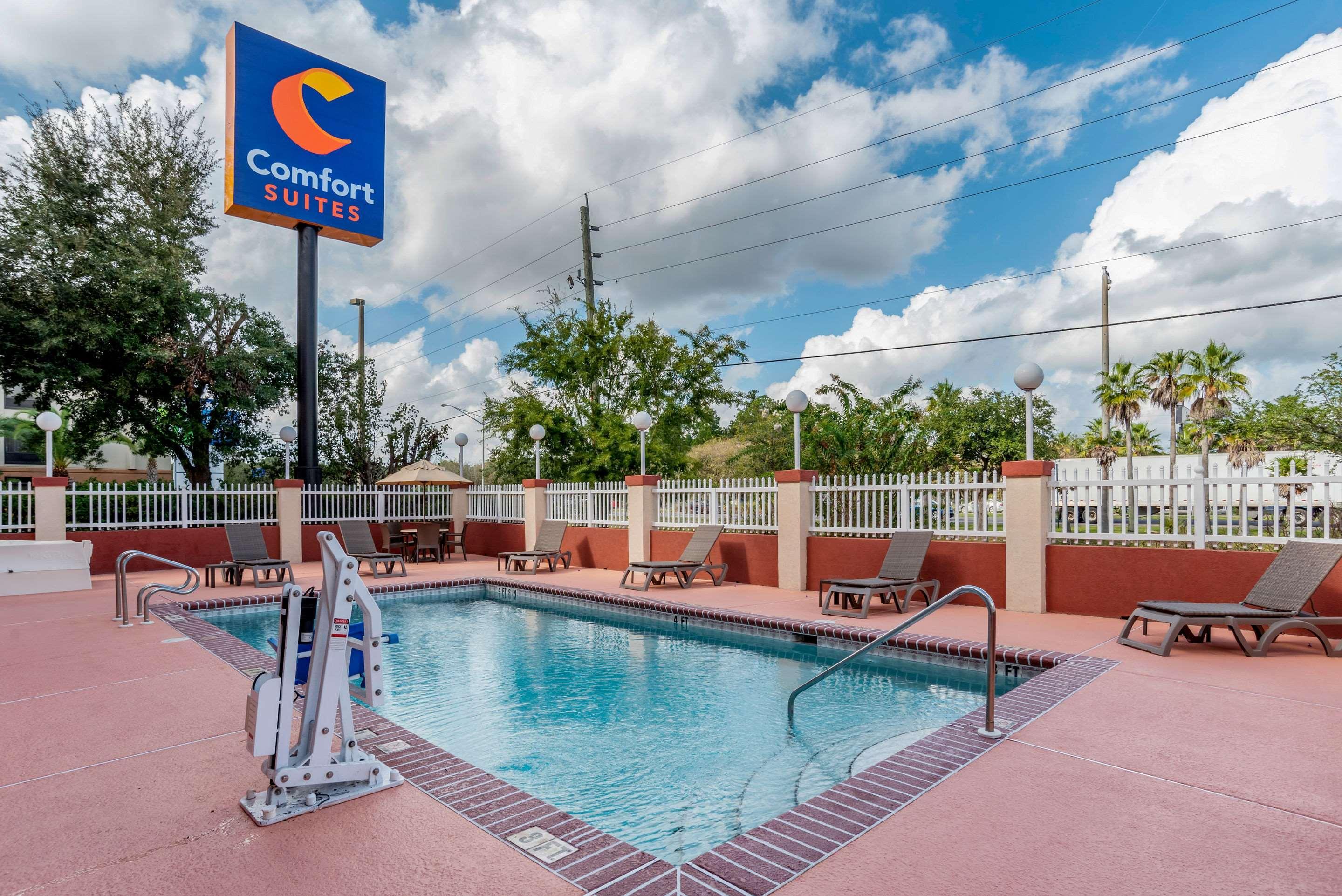 Comfort Suites Airport Jacksonville Exterior foto