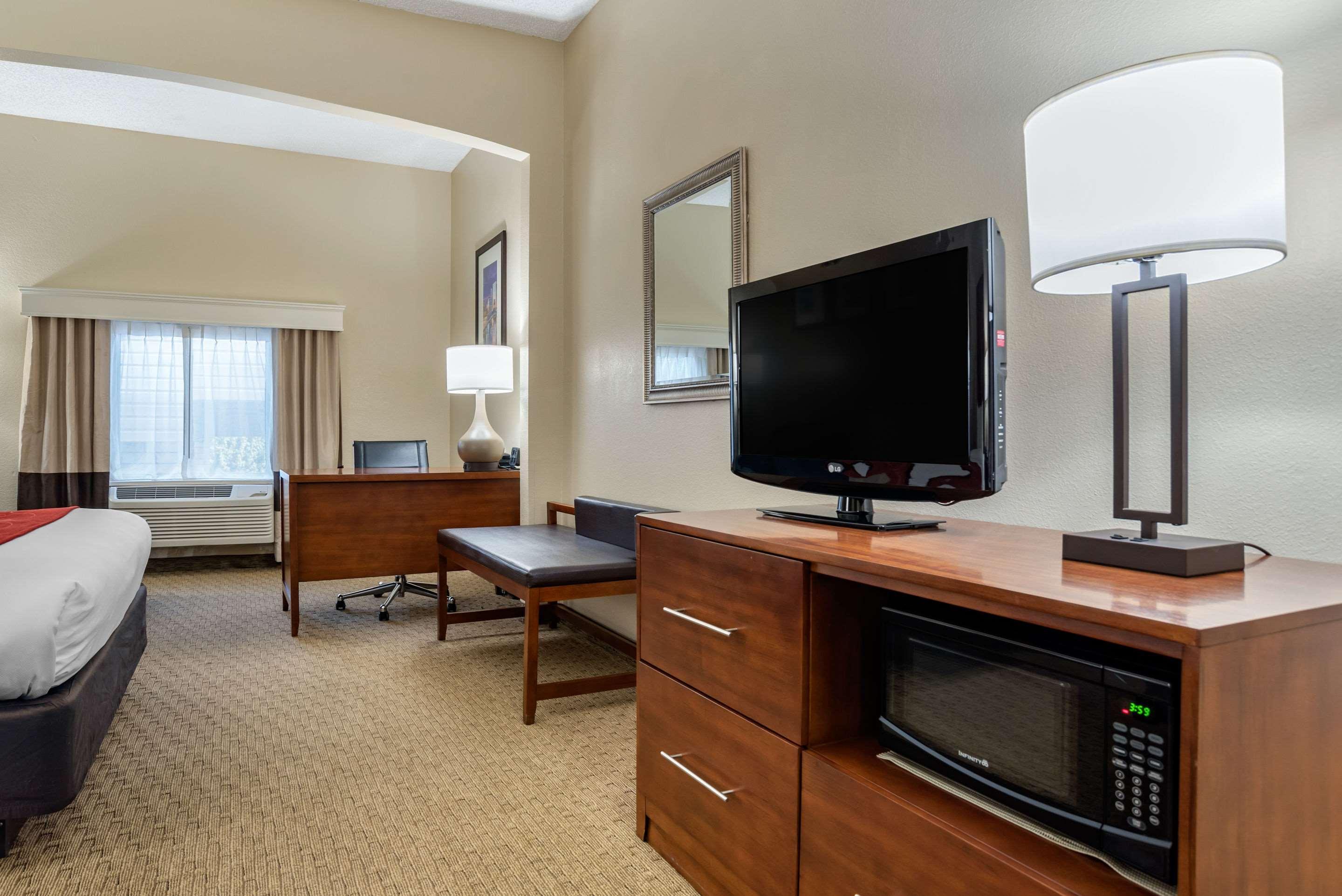 Comfort Suites Airport Jacksonville Exterior foto