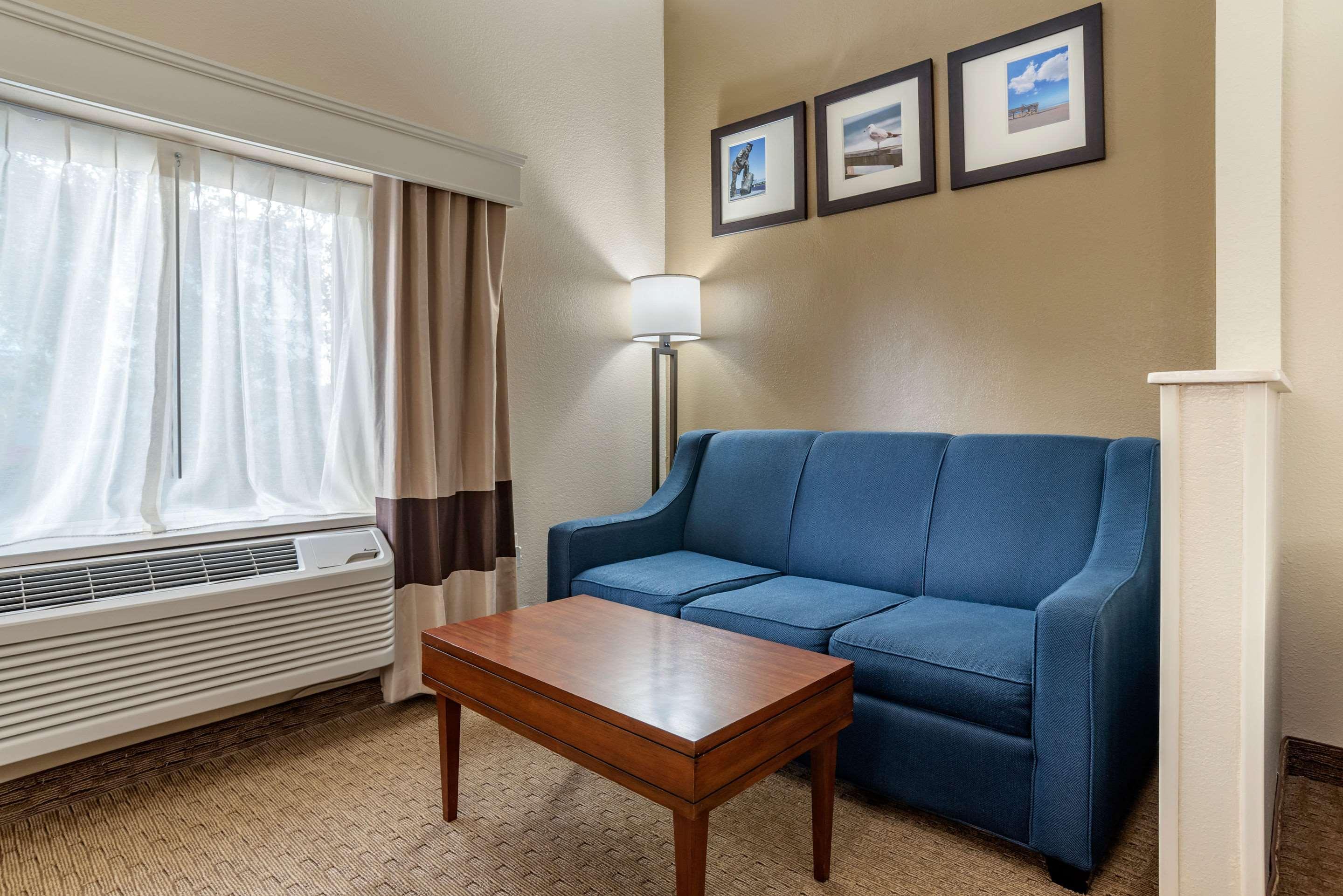 Comfort Suites Airport Jacksonville Exterior foto