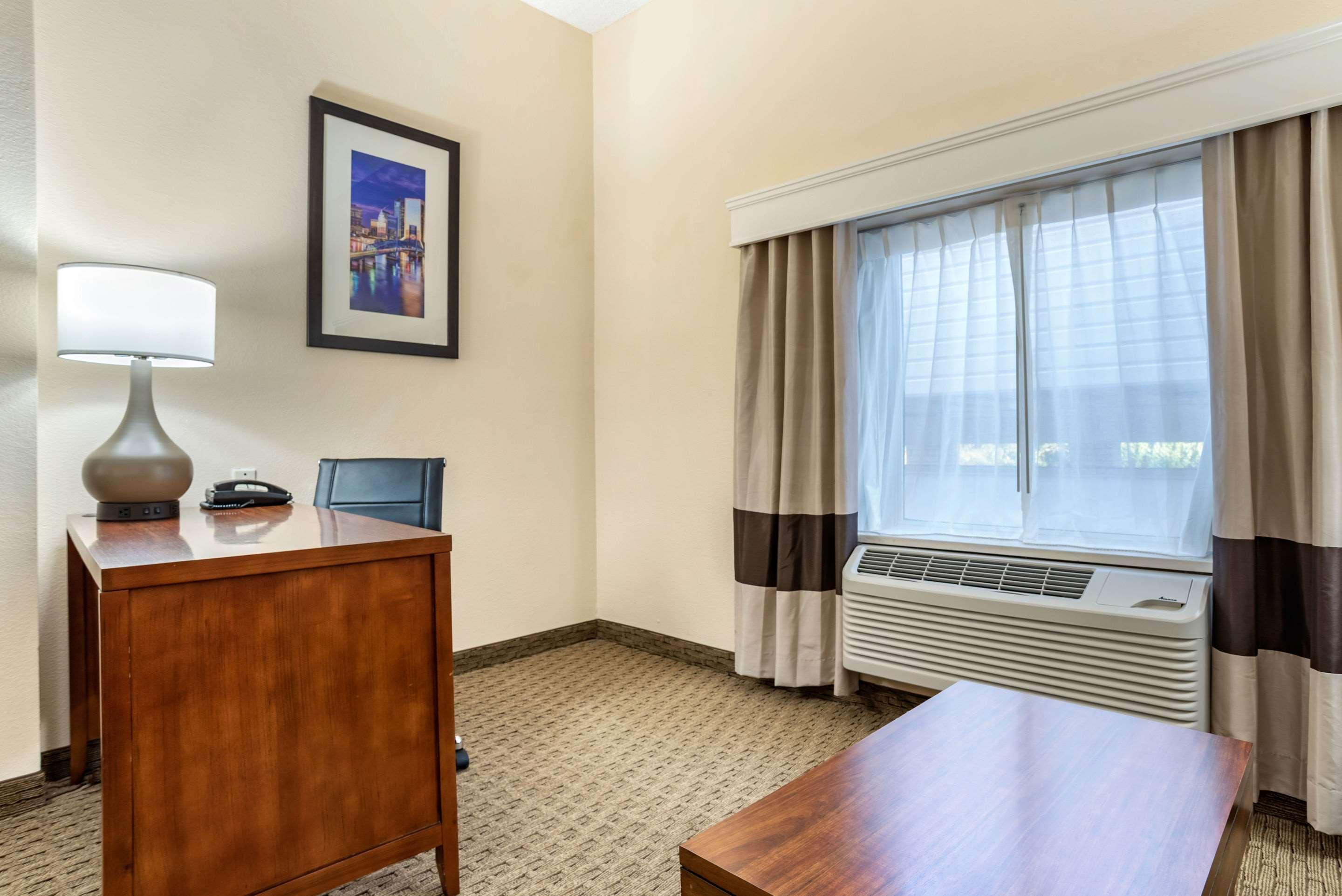 Comfort Suites Airport Jacksonville Exterior foto