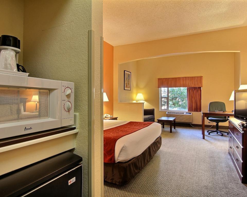 Comfort Suites Airport Jacksonville Exterior foto