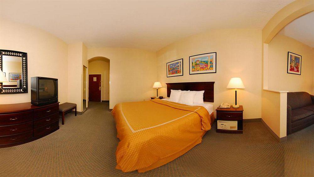 Comfort Suites Airport Jacksonville Exterior foto
